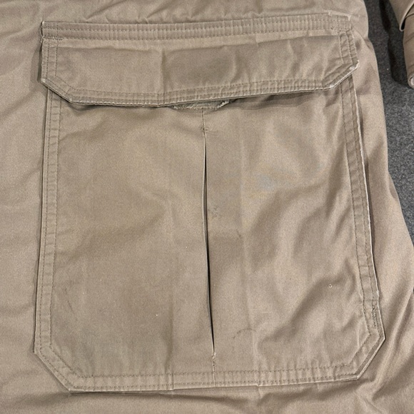 LL Bean Mens XL. Smoke free home. Quilted, heavy chore coat. - Picture 4 of 11